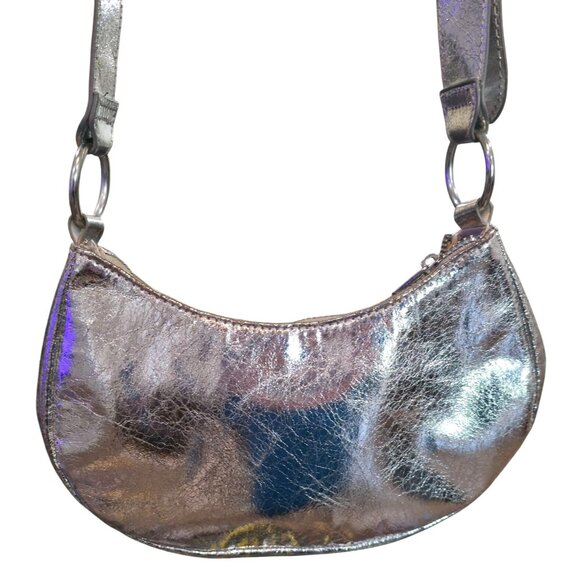 H & M Divided Metallic Silver Crossbody Bag With Adjustable Strap & Front Zipper - Picture 3 of 7